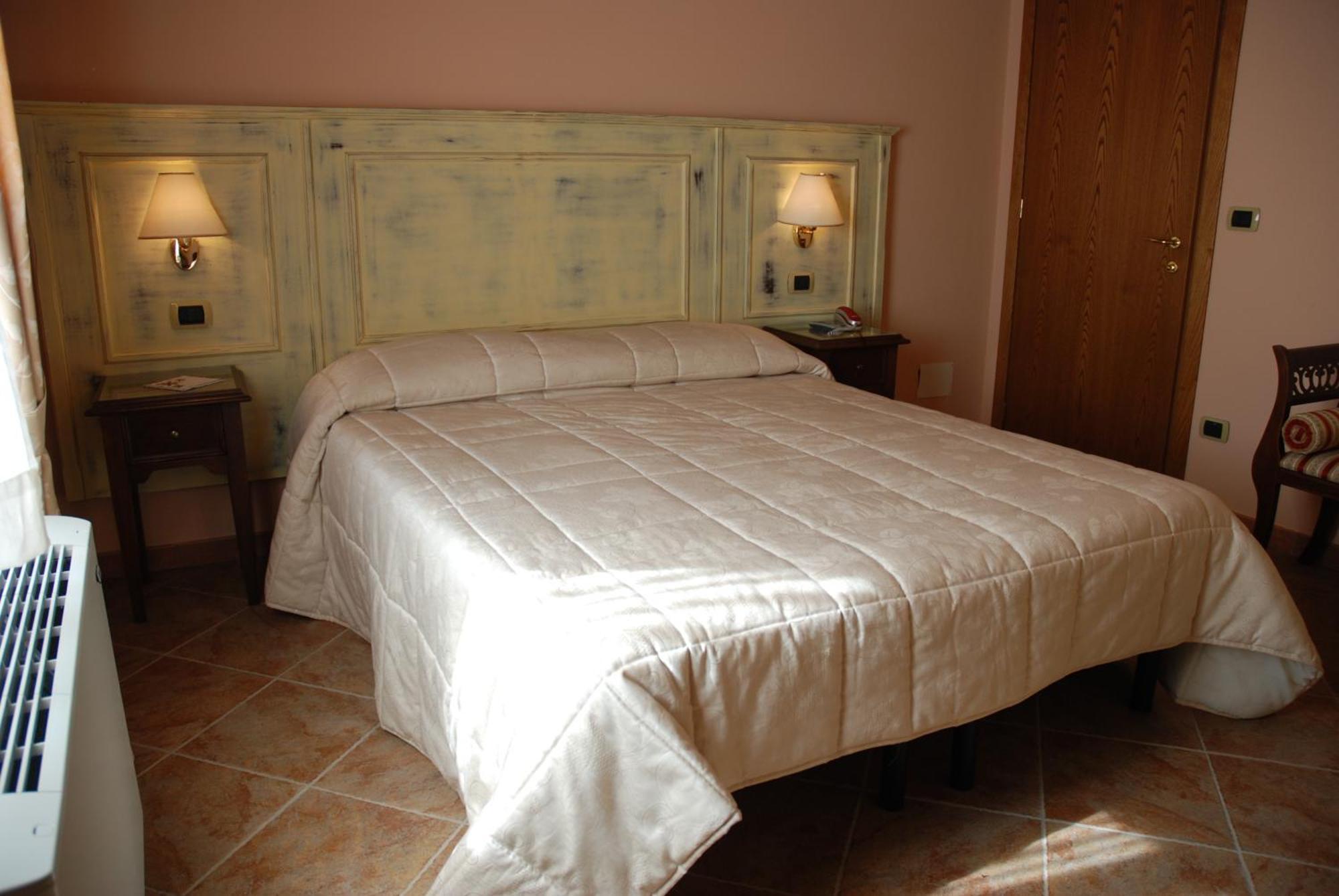Albergo La Foresteria Bettolle Extérieur photo