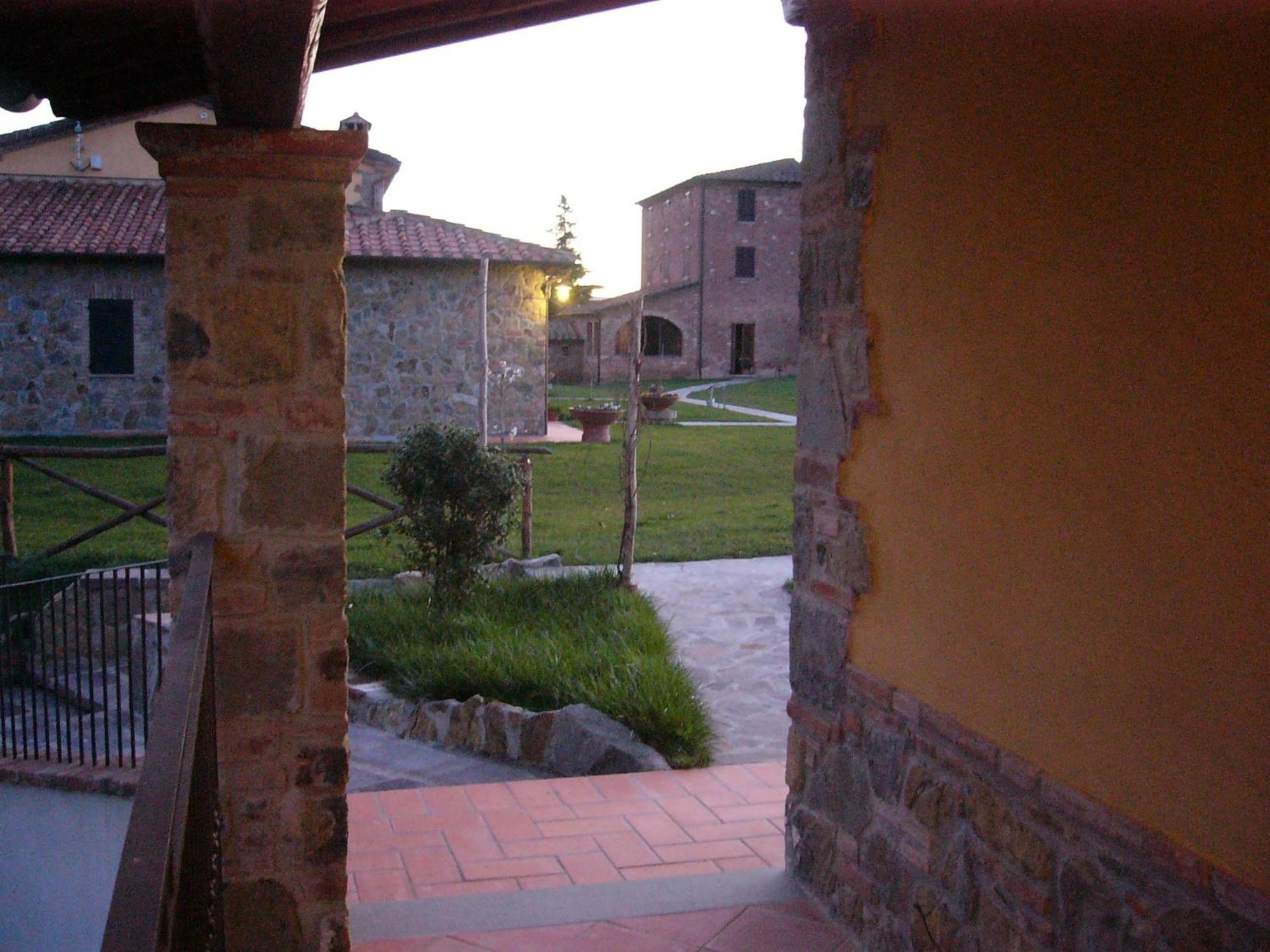 Albergo La Foresteria Bettolle Extérieur photo