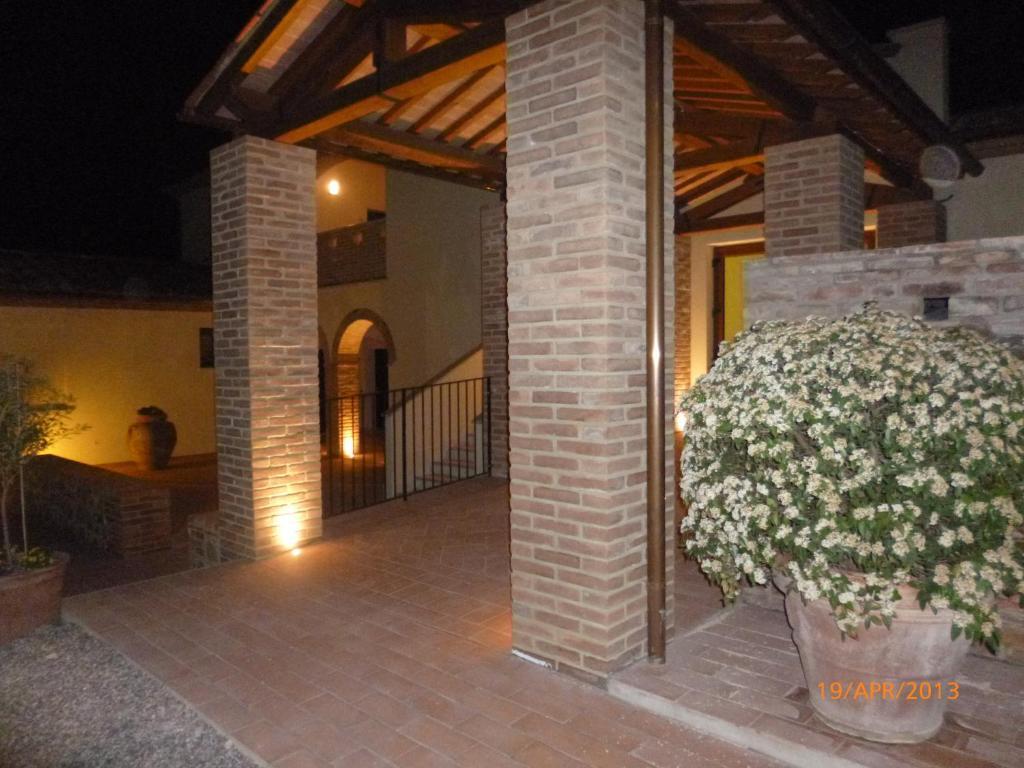 Albergo La Foresteria Bettolle Extérieur photo