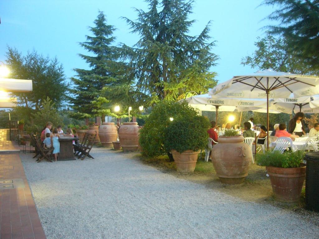 Albergo La Foresteria Bettolle Extérieur photo